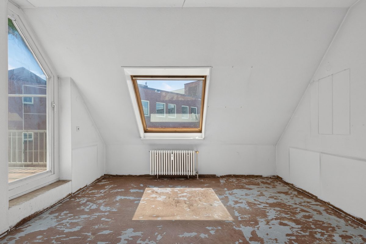 Zimmer 2 Immobilienangebot - Karlsruhe - Wohnungen - Maisonette mit Potenzial: 3 Zimmer-Wohnung auf zwei Ebenen in zentraler Lage von Karlsruhe!