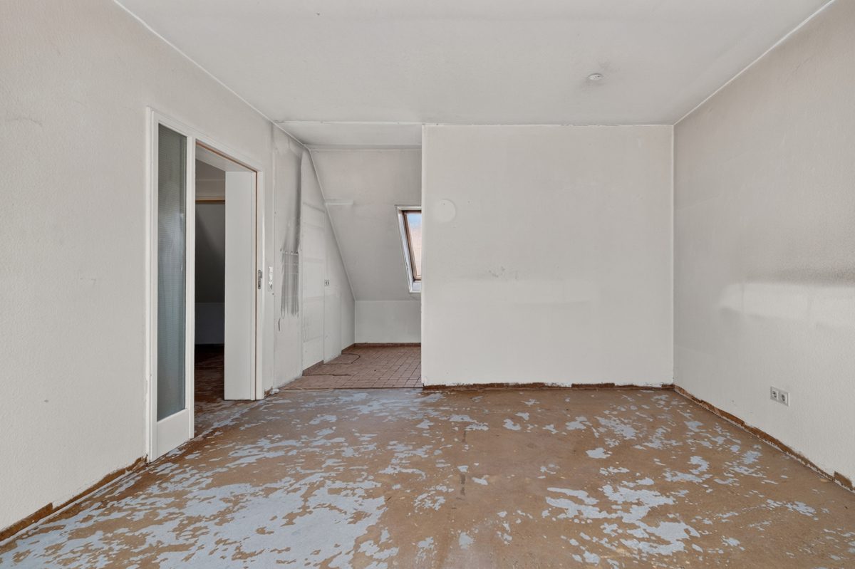 Wohnen Immobilienangebot - Karlsruhe - Wohnungen - Maisonette mit Potenzial: 3 Zimmer-Wohnung auf zwei Ebenen in zentraler Lage von Karlsruhe!