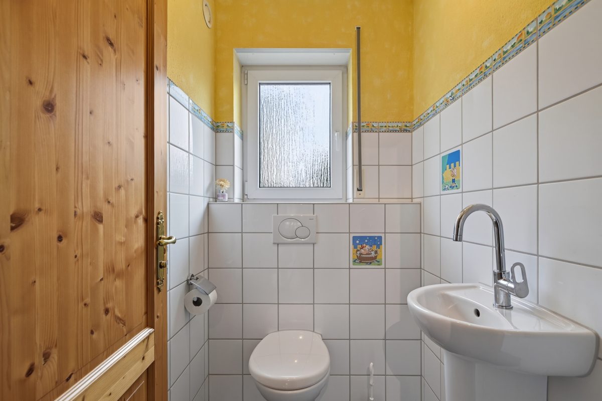 EG WC Immobilienangebot - Wörth am Rhein / Schaidt - Wohnen & Anlage - Raumwunder für die große Familie! Ansprechendes Einfamilienhaus in Schaidt
