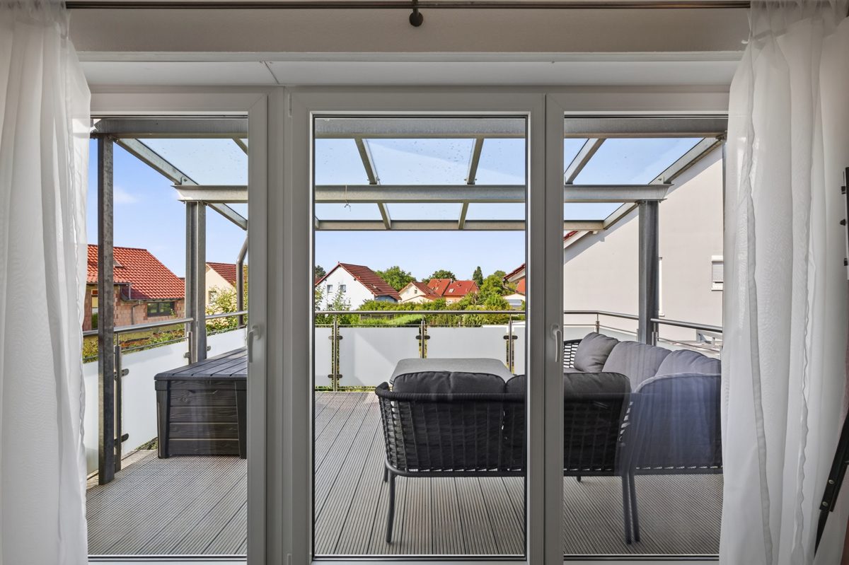 OG Blick zum Balkon Immobilienangebot - Wörth am Rhein / Schaidt - Wohnen & Anlage - Raumwunder für die große Familie! Ansprechendes Einfamilienhaus in Schaidt