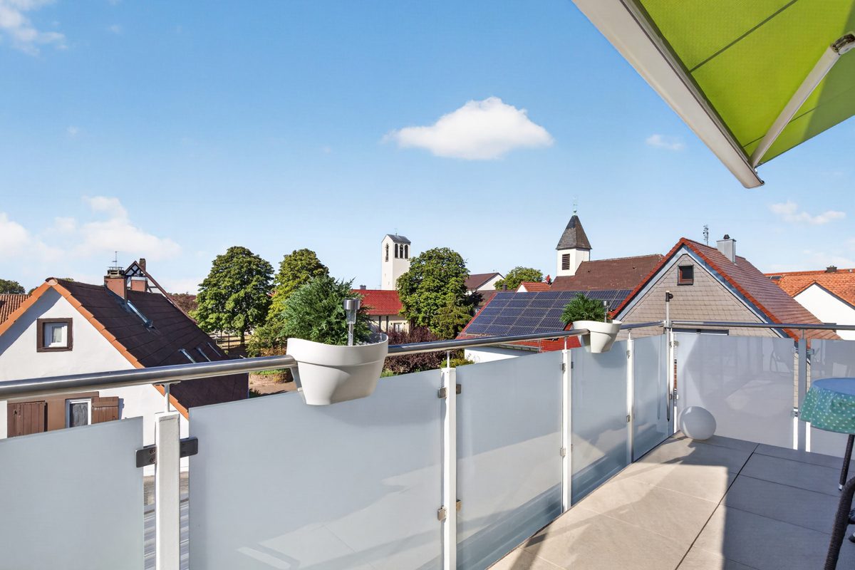 Immobilienangebot - Ettlingen / Bruchhausen - Wohnungen - Seltene Gelegenheit! Neuwertige 3-Zimmer-Wohnung mit toller Dachterrasse