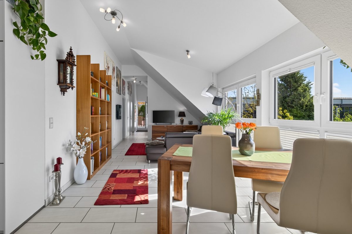 Immobilienangebot - Ettlingen / Bruchhausen - Wohnungen - Seltene Gelegenheit! Neuwertige 3-Zimmer-Wohnung mit toller Dachterrasse
