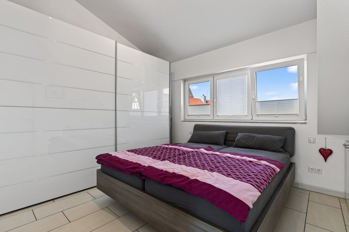 Immobilienangebot - Ettlingen / Bruchhausen - Wohnungen - Seltene Gelegenheit! Neuwertige 3-Zimmer-Wohnung mit toller Dachterrasse