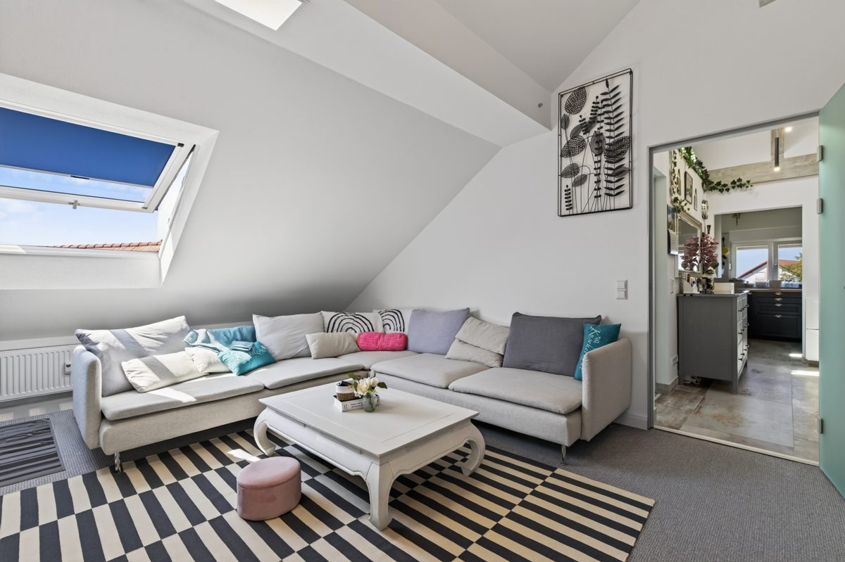 Wohnzimmer Flur Immobilienangebot - Stutensee / Staffort - Wohnungen - Attraktive 3-Zimmer-Wohnung nach Sanierung - selbst einziehen oder clever investieren!