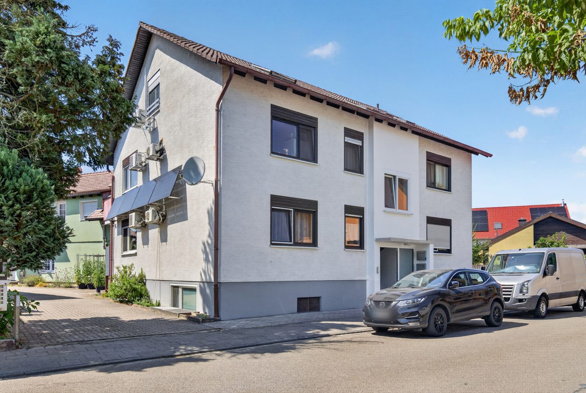 außen vorne Immobilienangebot - Stutensee / Staffort - Wohnungen - Attraktive 3-Zimmer-Wohnung nach Sanierung - selbst einziehen oder clever investieren!