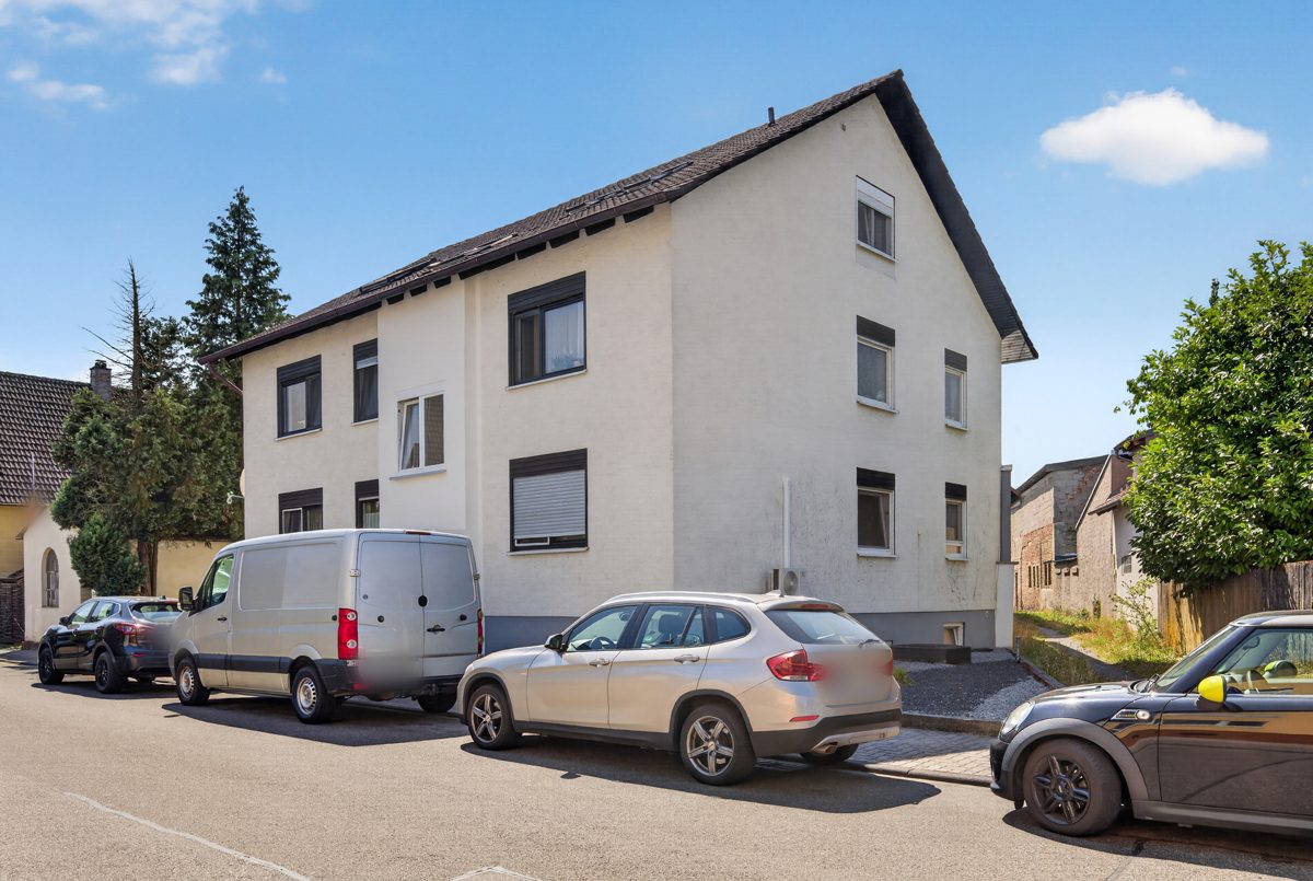 außen vorne Immobilienangebot - Stutensee / Staffort - Wohnungen - Attraktive 3-Zimmer-Wohnung nach Sanierung - selbst einziehen oder clever investieren!
