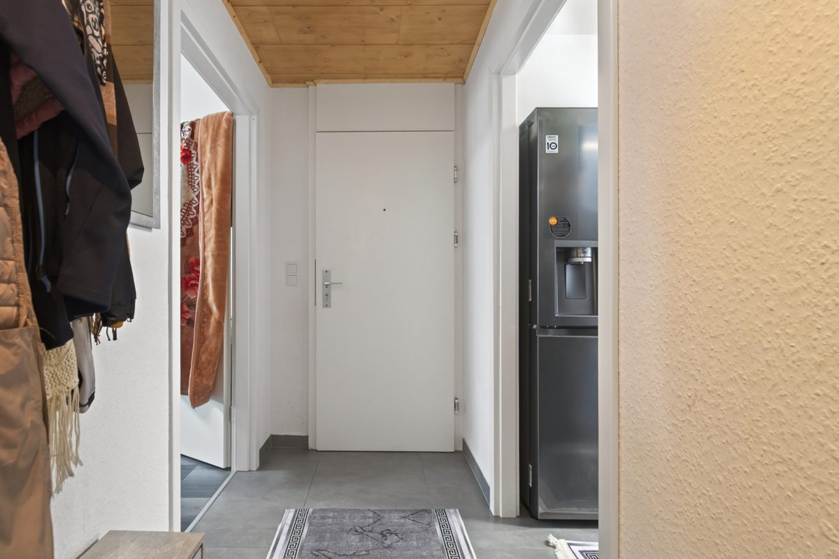 Immobilienangebot - Linkenheim-Hochstetten / Linkenheim - Wohnungen - Vermietete, sanierte Hochparterrewohnung mit Balkon – attraktive Kapitalanlage