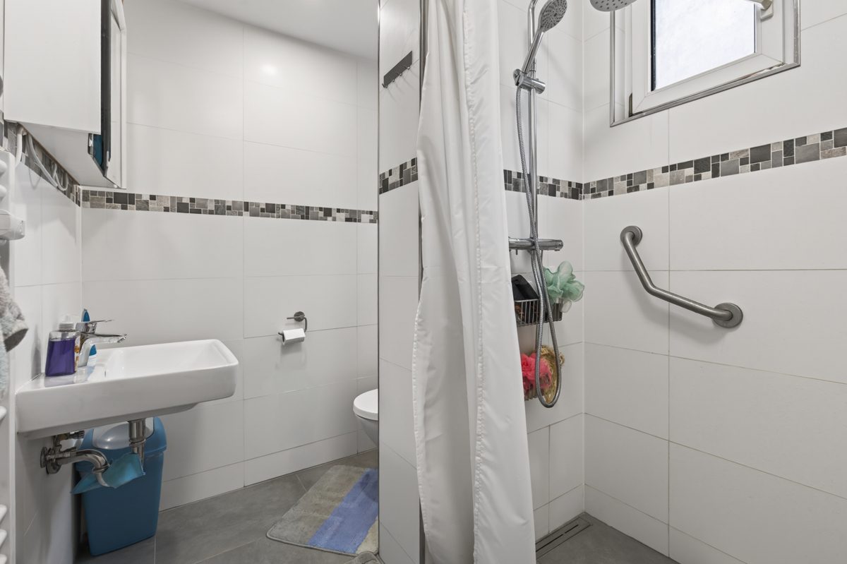 Immobilienangebot - Linkenheim-Hochstetten / Linkenheim - Wohnungen - Vermietete, sanierte Hochparterrewohnung mit Balkon – attraktive Kapitalanlage