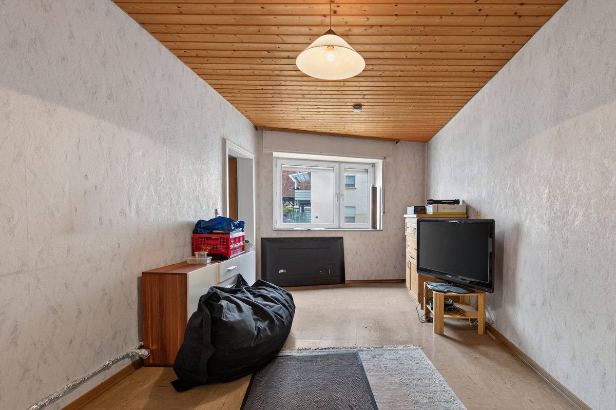 Immobilienangebot - Dettenheim / Liedolsheim - Wohnen & Anlage - Wohnen, Vermieten, Weiterentwickeln - Zweifamilienhaus mit geschütztem Innenhof und Nebengebäuden