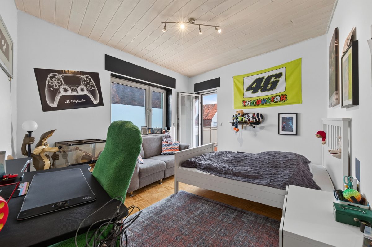 Immobilienangebot - Dettenheim / Liedolsheim - Wohnen & Anlage - Wohnen, Vermieten, Weiterentwickeln - Zweifamilienhaus mit geschütztem Innenhof und Nebengebäuden