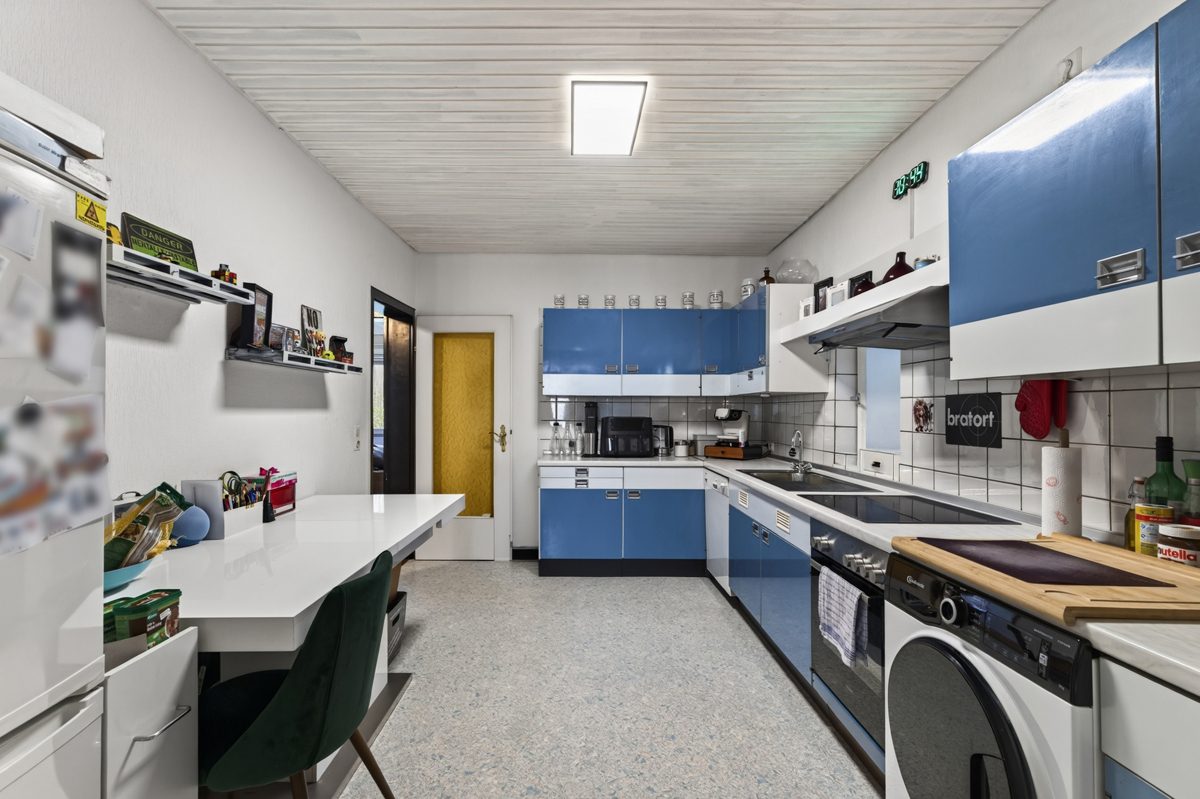 Immobilienangebot - Dettenheim / Liedolsheim - Wohnen & Anlage - Wohnen, Vermieten, Weiterentwickeln - Zweifamilienhaus mit geschütztem Innenhof und Nebengebäuden