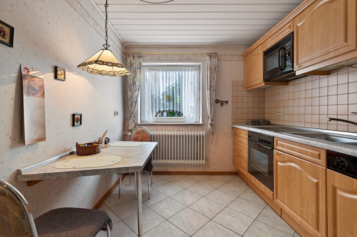 EG Küche Immobilienangebot - Karlsruhe / Daxlanden - Wohnen & Anlage - Familienhaus mit geschütztem Hof und viel Entwicklungspotenzial