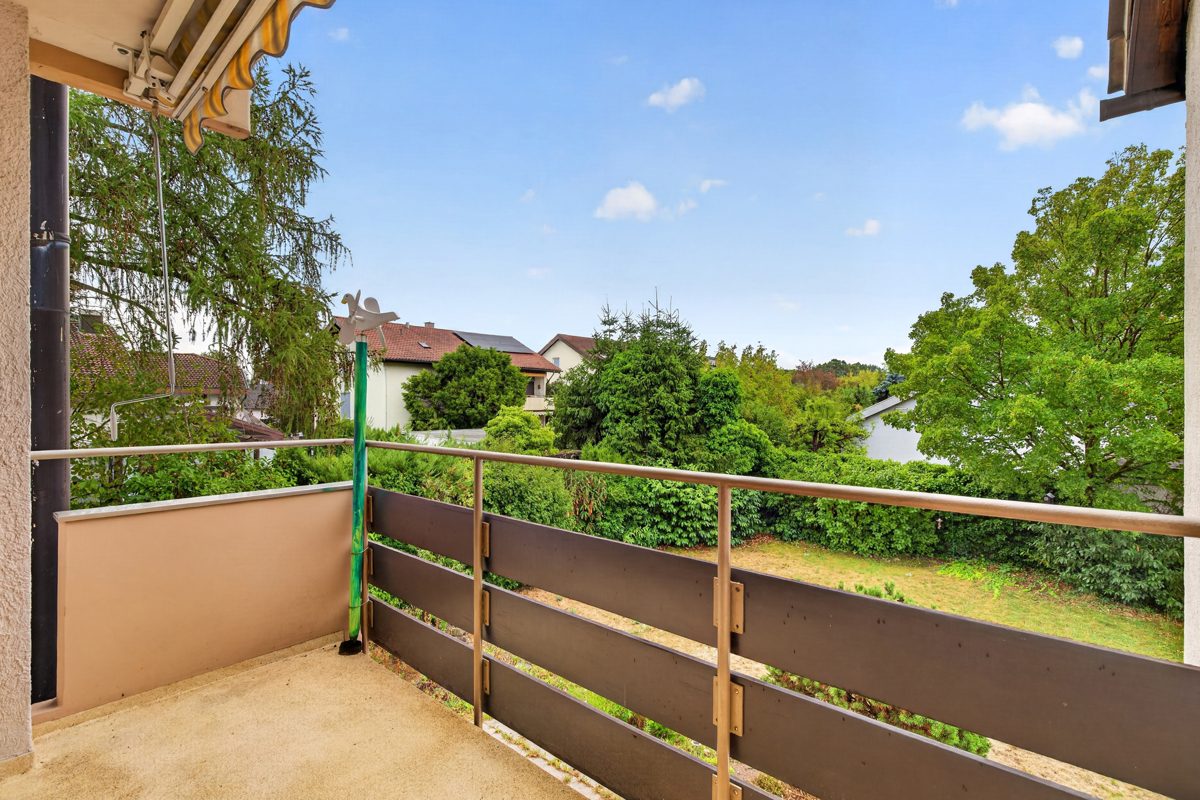 OG Balkon Immobilienangebot - Karlsruhe / Waldstadt - Wohnen & Anlage - Wohnen, Vermieten, Kombinieren: Vielseitiges Mehrfamilienhaus auf großzügigem Grundstück!