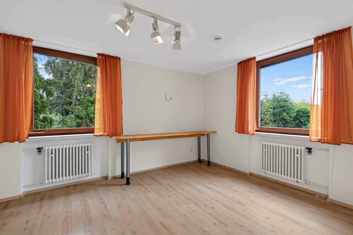 OG Schlafzimmer Immobilienangebot - Karlsruhe / Waldstadt - Wohnen & Anlage - Wohnen, Vermieten, Kombinieren: Vielseitiges Mehrfamilienhaus auf großzügigem Grundstück!