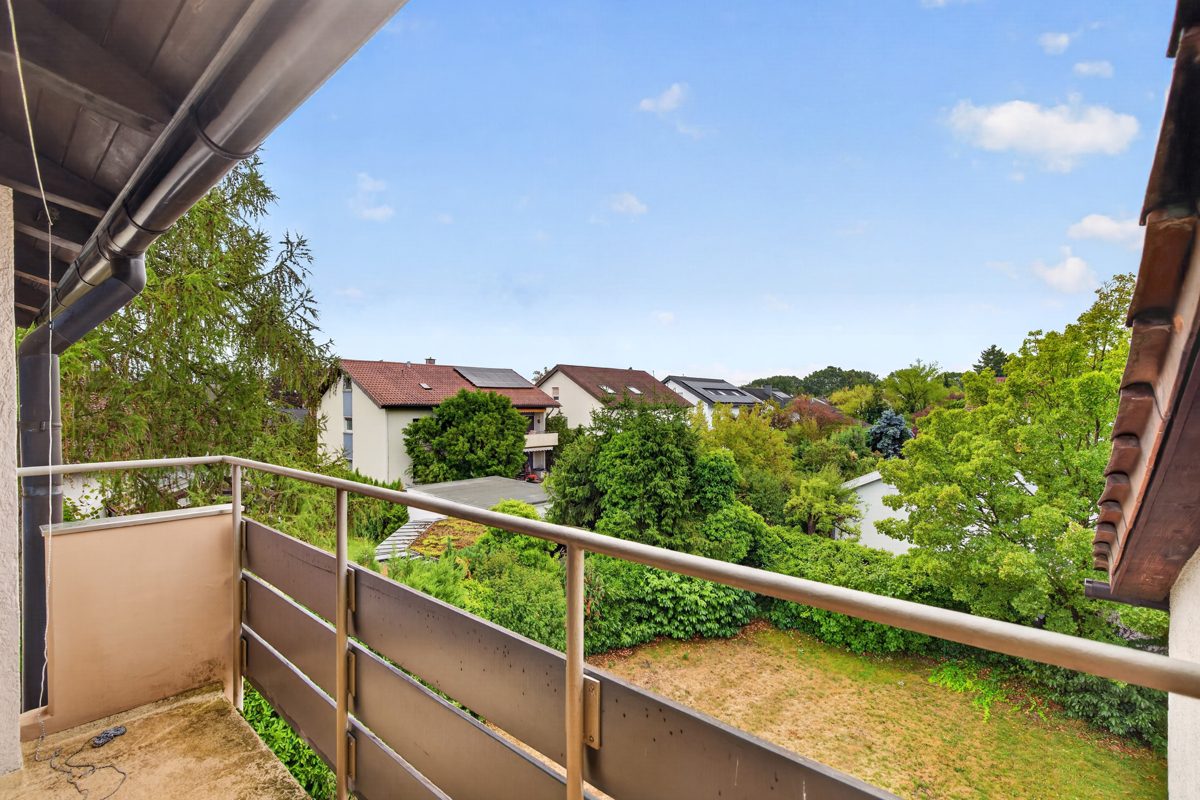 DG Balkon Immobilienangebot - Karlsruhe / Waldstadt - Wohnen & Anlage - Wohnen, Vermieten, Kombinieren: Vielseitiges Mehrfamilienhaus auf großzügigem Grundstück!
