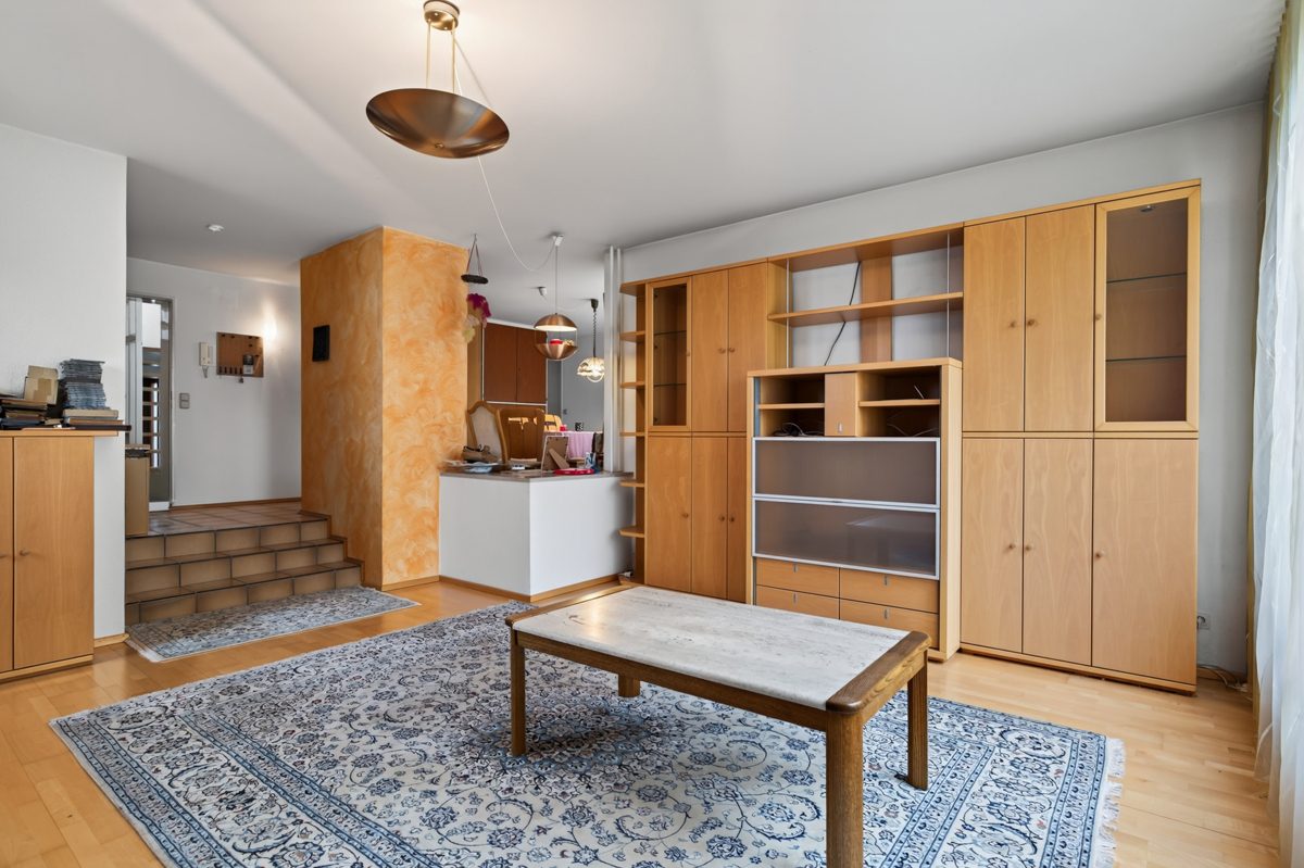 EG Wohnzimmer Immobilienangebot - Karlsruhe / Waldstadt - Wohnen & Anlage - Wohnen, Vermieten, Kombinieren: Vielseitiges Mehrfamilienhaus auf großzügigem Grundstück!