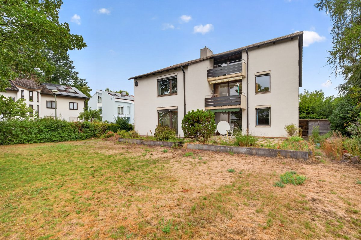 Außenansicht Immobilienangebot - Karlsruhe / Waldstadt - Wohnen & Anlage - Wohnen, Vermieten, Kombinieren: Vielseitiges Mehrfamilienhaus auf großzügigem Grundstück!