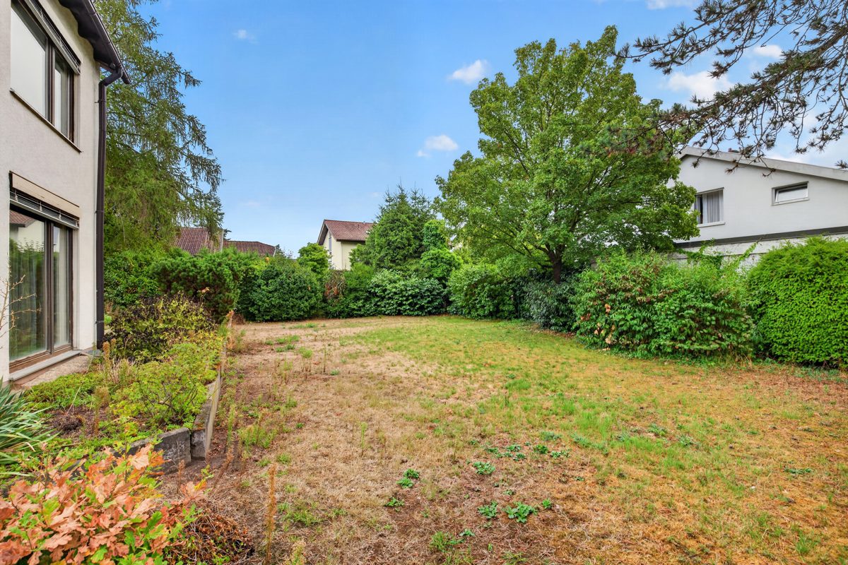 Garten Immobilienangebot - Karlsruhe / Waldstadt - Wohnen & Anlage - Wohnen, Vermieten, Kombinieren: Vielseitiges Mehrfamilienhaus auf großzügigem Grundstück!
