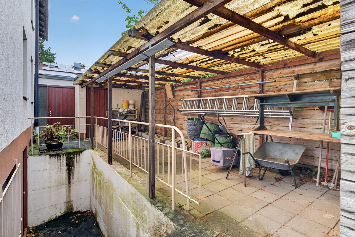 Schuppen Immobilienangebot - Karlsruhe / Waldstadt - Wohnen & Anlage - Wohnen, Vermieten, Kombinieren: Vielseitiges Mehrfamilienhaus auf großzügigem Grundstück!