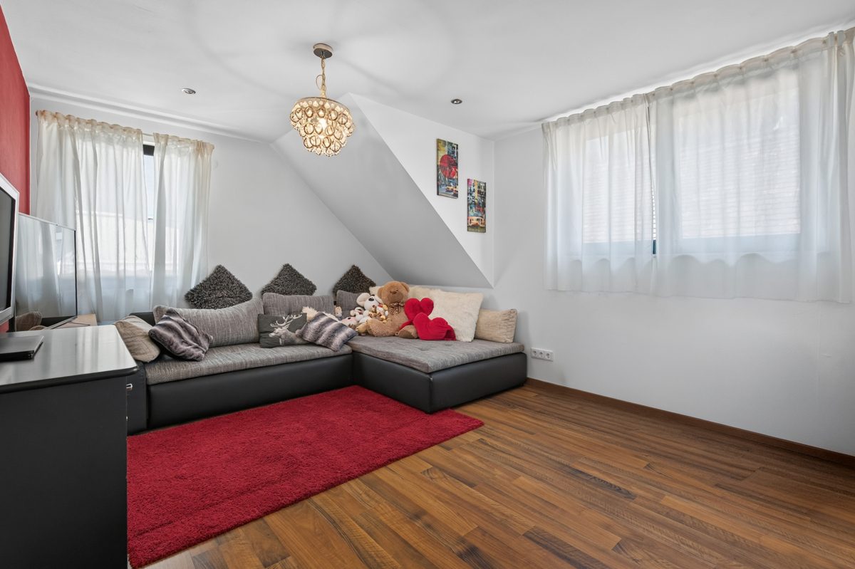 Kinderzimmer 2. OG Immobilienangebot - Pfinztal / Söllingen - Wohnen & Anlage - Modern. Großzügig. Vielseitig. - Attraktives Einfamilienhaus mit großem Garten und Ausbaupotenzial!