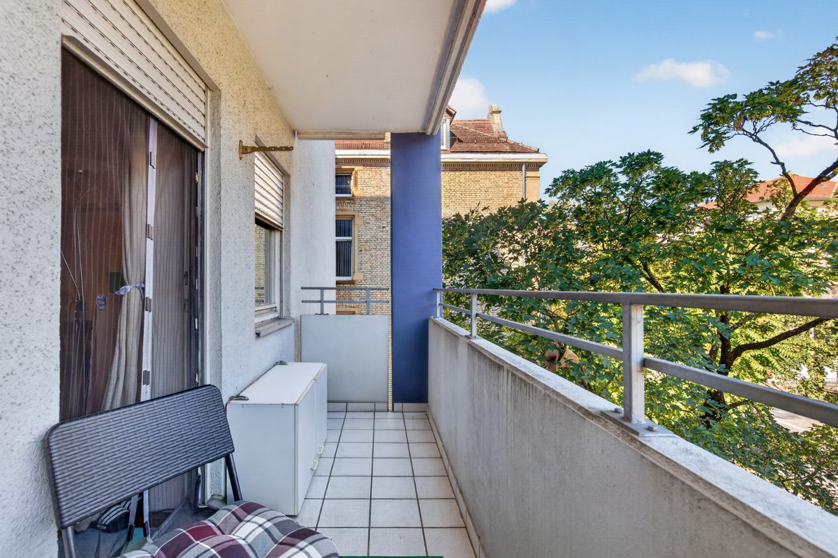 Immobilienangebot - Karlsruhe - Wohnungen - Zentral wohnen in Karlsruhe: 2-Zimmer-Wohnung mit Balkon und Potenzial