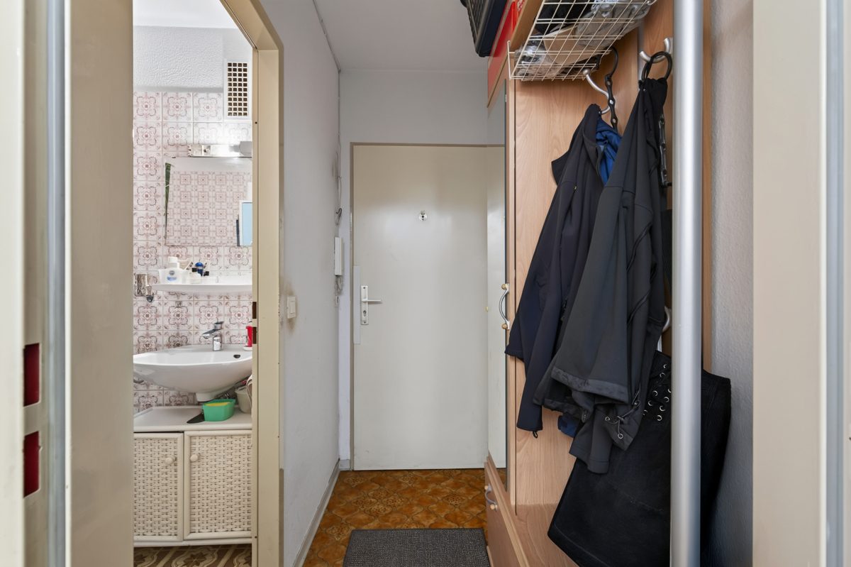 Immobilienangebot - Karlsruhe - Wohnungen - Zentral wohnen in Karlsruhe: 2-Zimmer-Wohnung mit Balkon und Potenzial