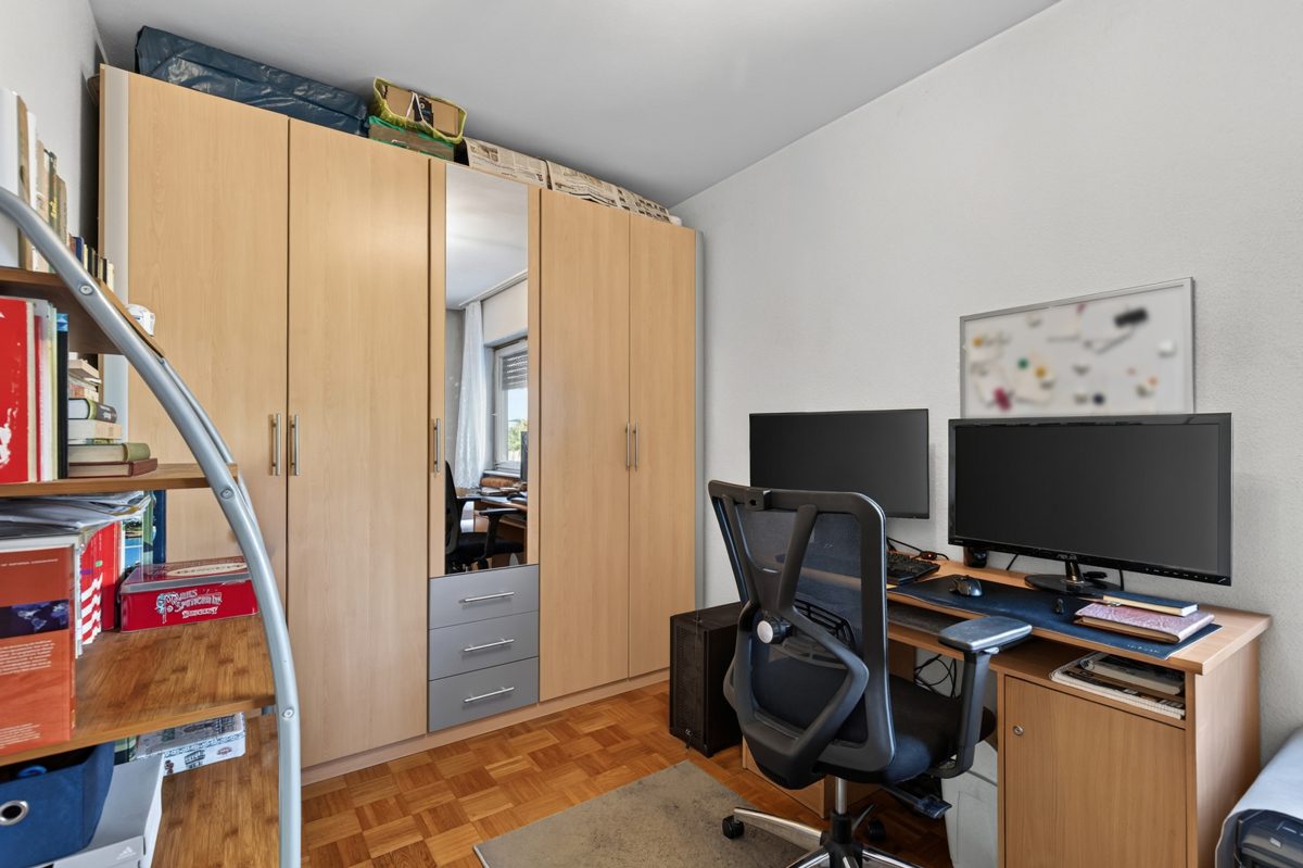 Immobilienangebot - Karlsruhe - Wohnungen - Zentral wohnen in Karlsruhe: 2-Zimmer-Wohnung mit Balkon und Potenzial