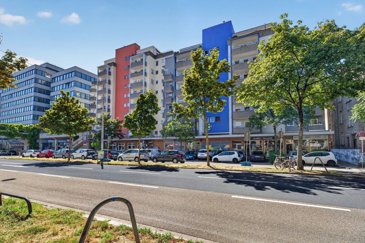 Immobilienangebot - Karlsruhe - Wohnungen - Zentral wohnen in Karlsruhe: 2-Zimmer-Wohnung mit Balkon und Potenzial