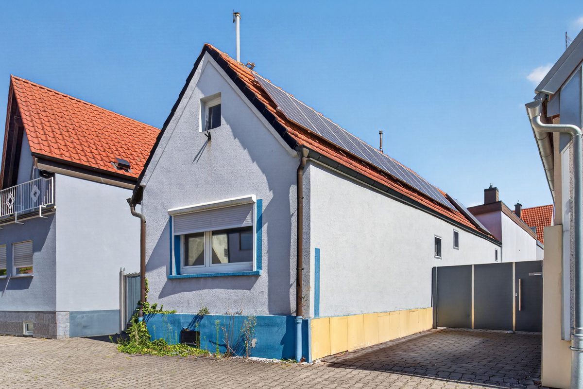 Immobilienangebot - Waghäusel / Wiesental - Wohnen & Anlage - Überraschend großzügig – modernisiertes Anwesen mit ca. 188 m² Wohnfläche, Anbau und Garten