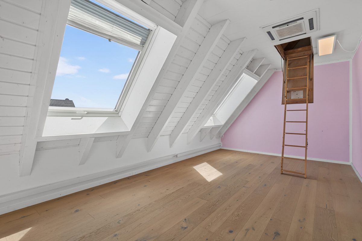 Immobilienangebot - Waghäusel / Wiesental - Wohnen & Anlage - Überraschend großzügig – modernisiertes Anwesen mit ca. 188 m² Wohnfläche, Anbau und Garten
