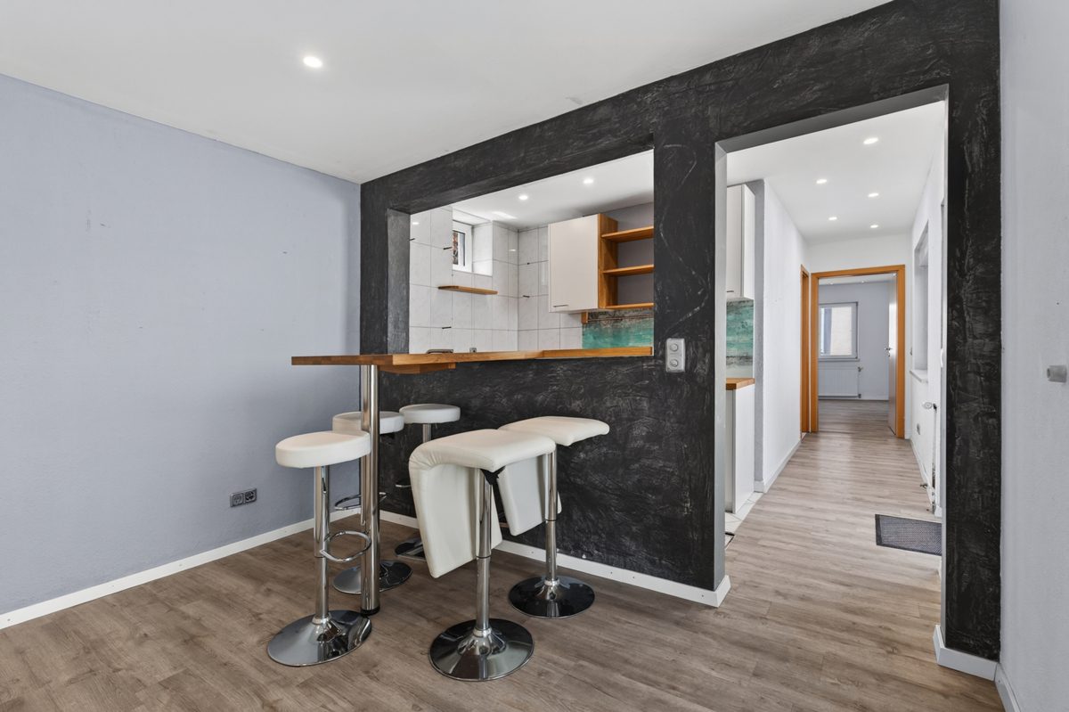 Immobilienangebot - Waghäusel / Wiesental - Wohnen & Anlage - Überraschend großzügig – modernisiertes Anwesen mit ca. 188 m² Wohnfläche, Anbau und Garten