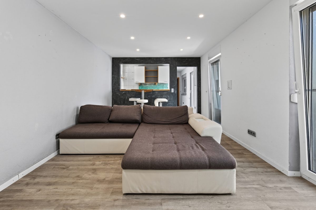 Immobilienangebot - Waghäusel / Wiesental - Wohnen & Anlage - Überraschend großzügig – modernisiertes Anwesen mit ca. 188 m² Wohnfläche, Anbau und Garten