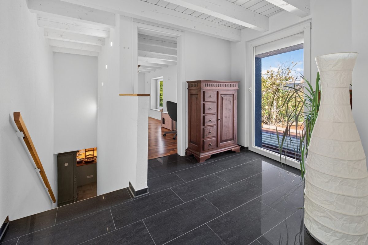 Immobilienangebot - Waghäusel / Wiesental - Wohnen & Anlage - Überraschend großzügig – modernisiertes Anwesen mit ca. 188 m² Wohnfläche, Anbau und Garten