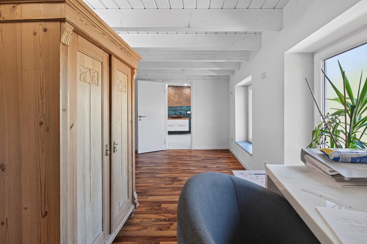 Immobilienangebot - Waghäusel / Wiesental - Wohnen & Anlage - Überraschend großzügig – modernisiertes Anwesen mit ca. 188 m² Wohnfläche, Anbau und Garten