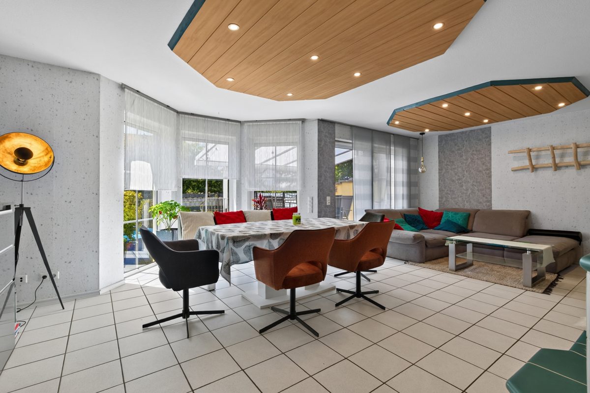 Immobilienangebot - Dettenheim / Rußheim - Wohnen & Anlage - Rückzugsort für die ganze Familie – Einfamilienhaus mit Garten, Kaminofen und flexiblem Nebengebäude