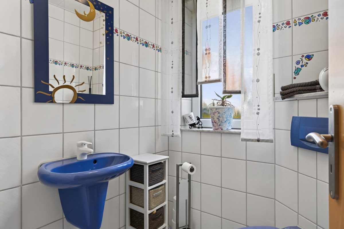 Immobilienangebot - Dettenheim / Rußheim - Wohnen & Anlage - Rückzugsort für die ganze Familie – Einfamilienhaus mit Garten, Kaminofen und flexiblem Nebengebäude
