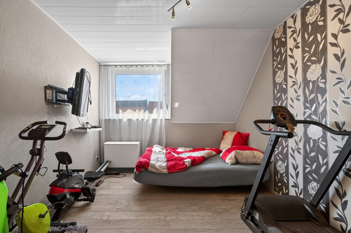 Immobilienangebot - Dettenheim / Rußheim - Wohnen & Anlage - Rückzugsort für die ganze Familie – Einfamilienhaus mit Garten, Kaminofen und flexiblem Nebengebäude