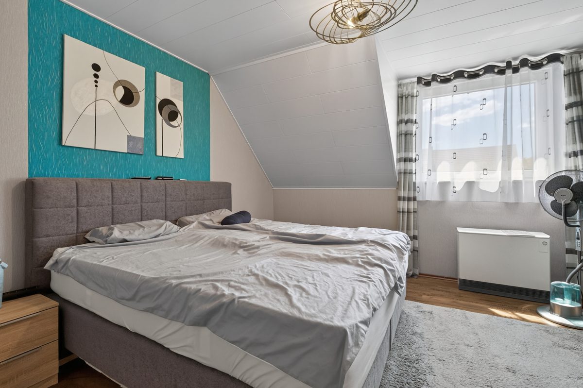 Immobilienangebot - Dettenheim / Rußheim - Wohnen & Anlage - Rückzugsort für die ganze Familie – Einfamilienhaus mit Garten, Kaminofen und flexiblem Nebengebäude