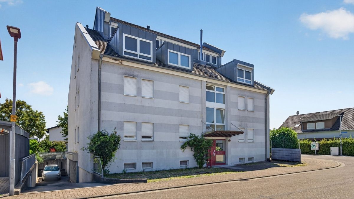 Immobilienangebot - Dettenheim / Rußheim - Wohnungen - Lichtdurchflutete Maisonettewohnung mit Garten in Südausrichtung!