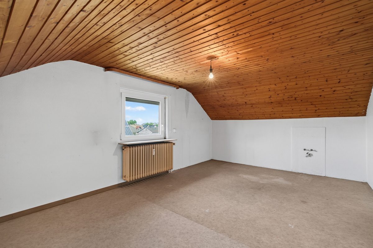 ausgebautes Dachgeschoss Immobilienangebot - Rheinstetten / Mörsch - Wohnen & Anlage - Kapitalanlage mit Zukunft - Ihr Zweifamilienhaus mit Perspektive