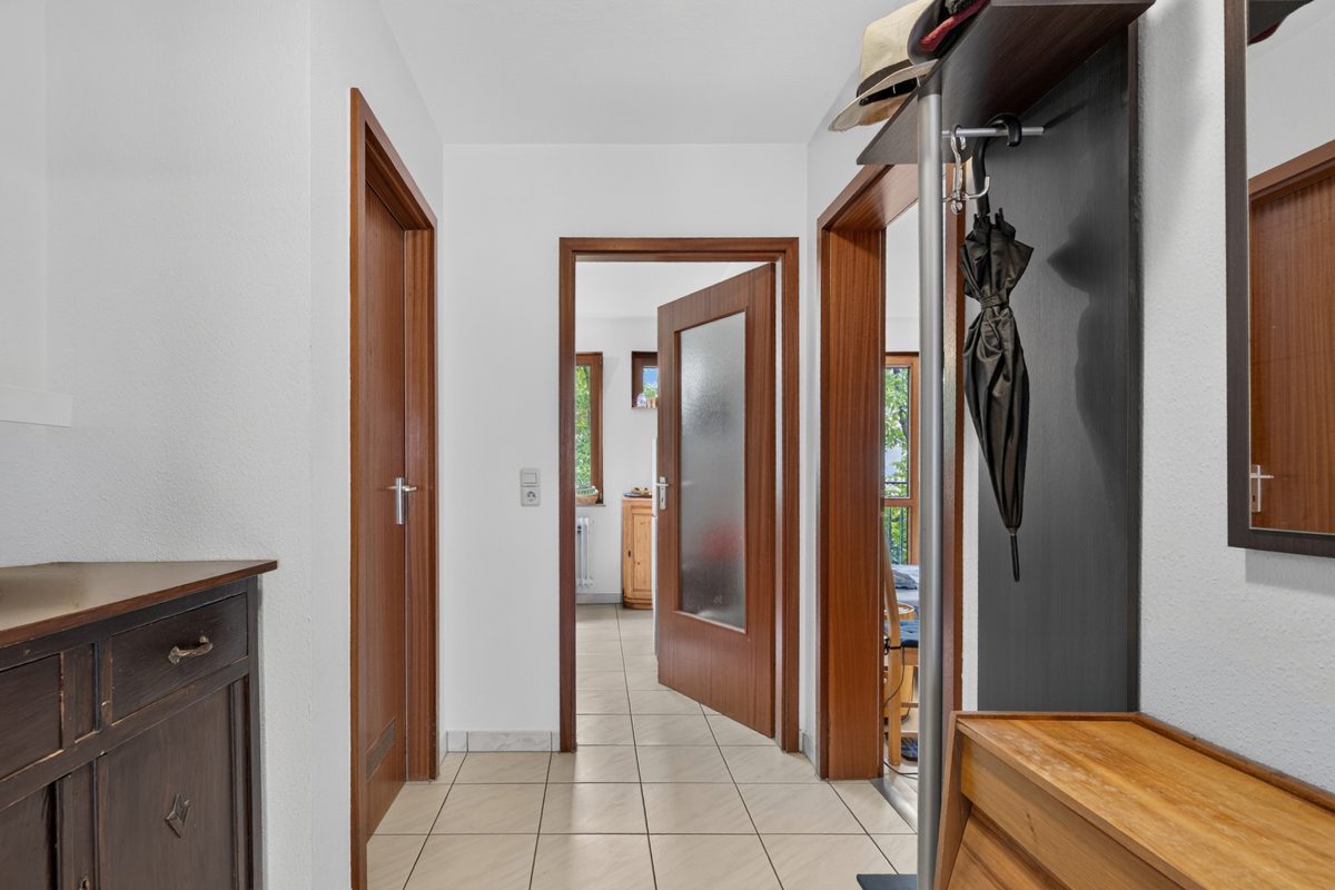 Immobilienangebot - Karlsruhe / Oststadt - Wohnungen - Großzügige Zweizimmerwohnung mit Ostbalkon und Tiefgaragenstellplatz in der Karlsruher Oststadt