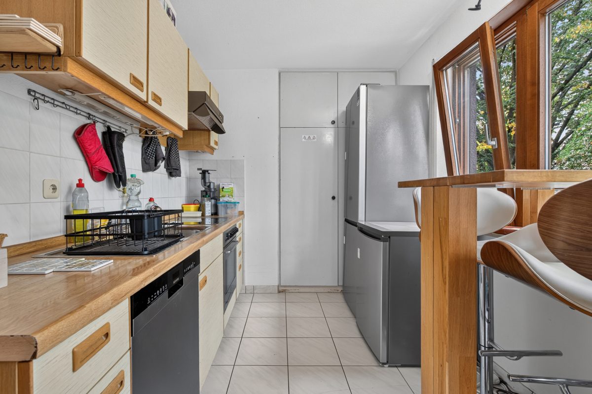 Immobilienangebot - Karlsruhe / Oststadt - Wohnungen - Großzügige Zweizimmerwohnung mit Ostbalkon und Tiefgaragenstellplatz in der Karlsruher Oststadt