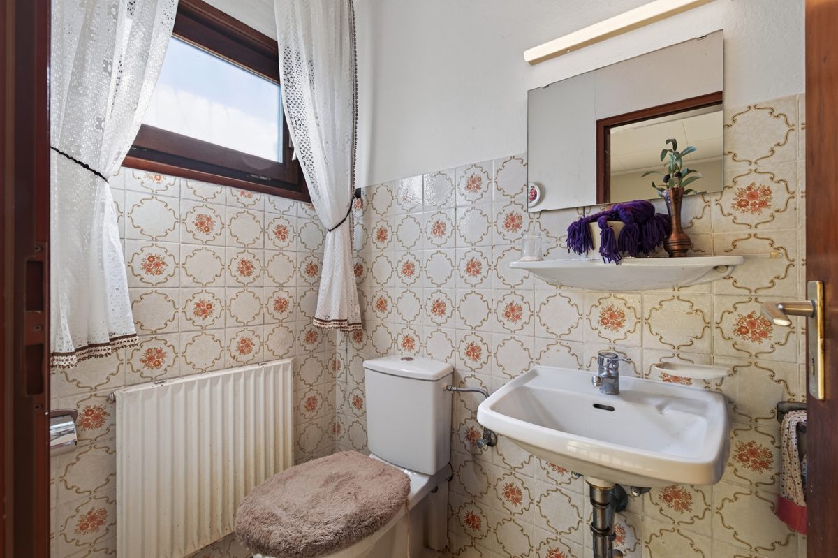 Immobilienangebot - Stutensee / Blankenloch - Wohnen & Anlage - Platz für Ihre Ideen – Einfamilienhaus mit Potenzial in ruhiger Wohngegend