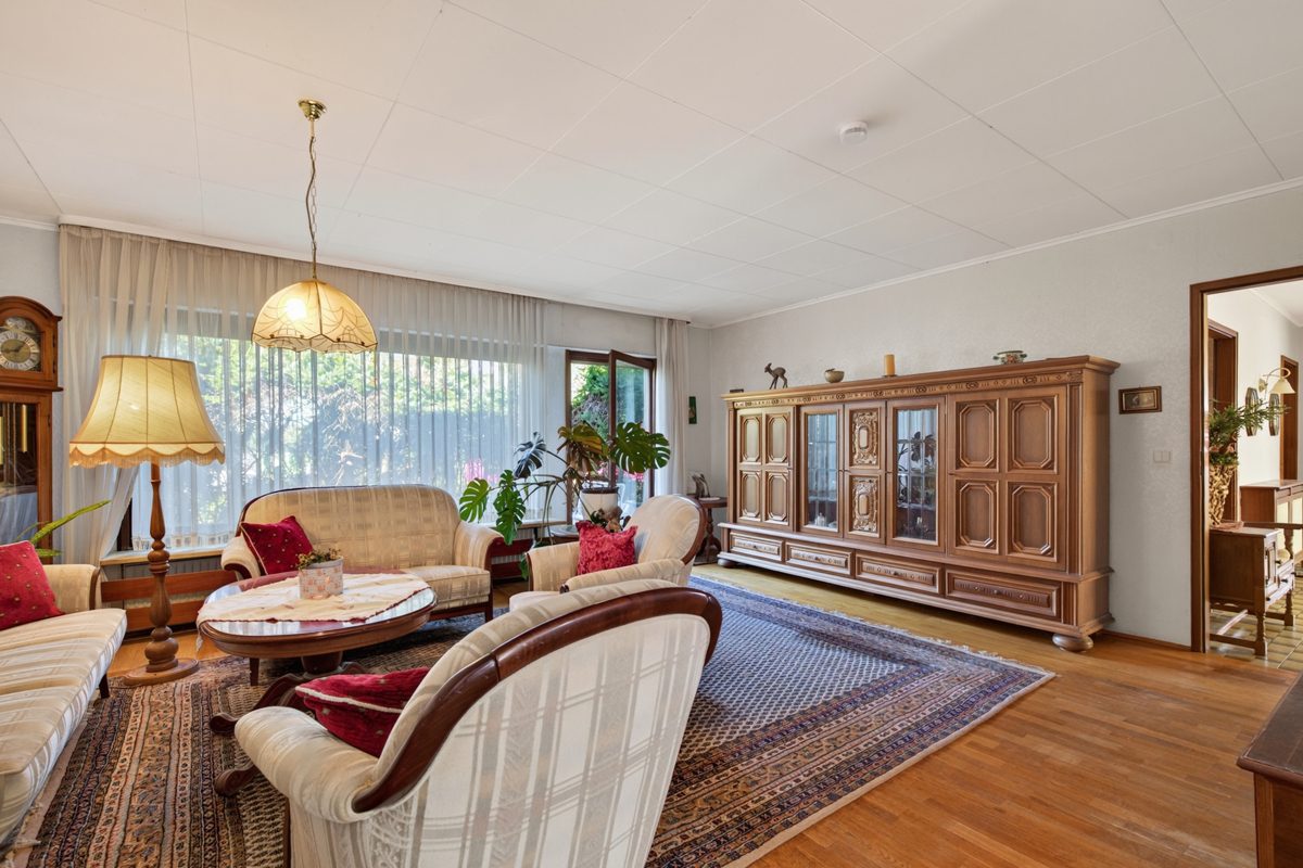 Immobilienangebot - Stutensee / Blankenloch - Wohnen & Anlage - Platz für Ihre Ideen – Einfamilienhaus mit Potenzial in ruhiger Wohngegend
