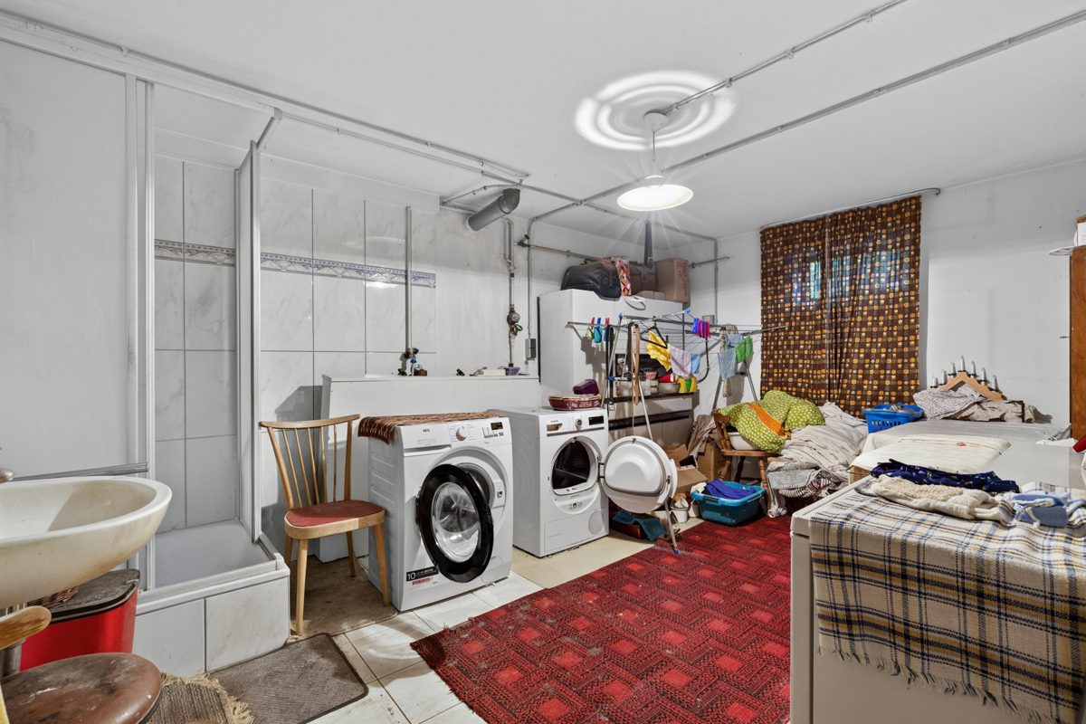 Immobilienangebot - Stutensee / Blankenloch - Wohnen & Anlage - Platz für Ihre Ideen – Einfamilienhaus mit Potenzial in ruhiger Wohngegend