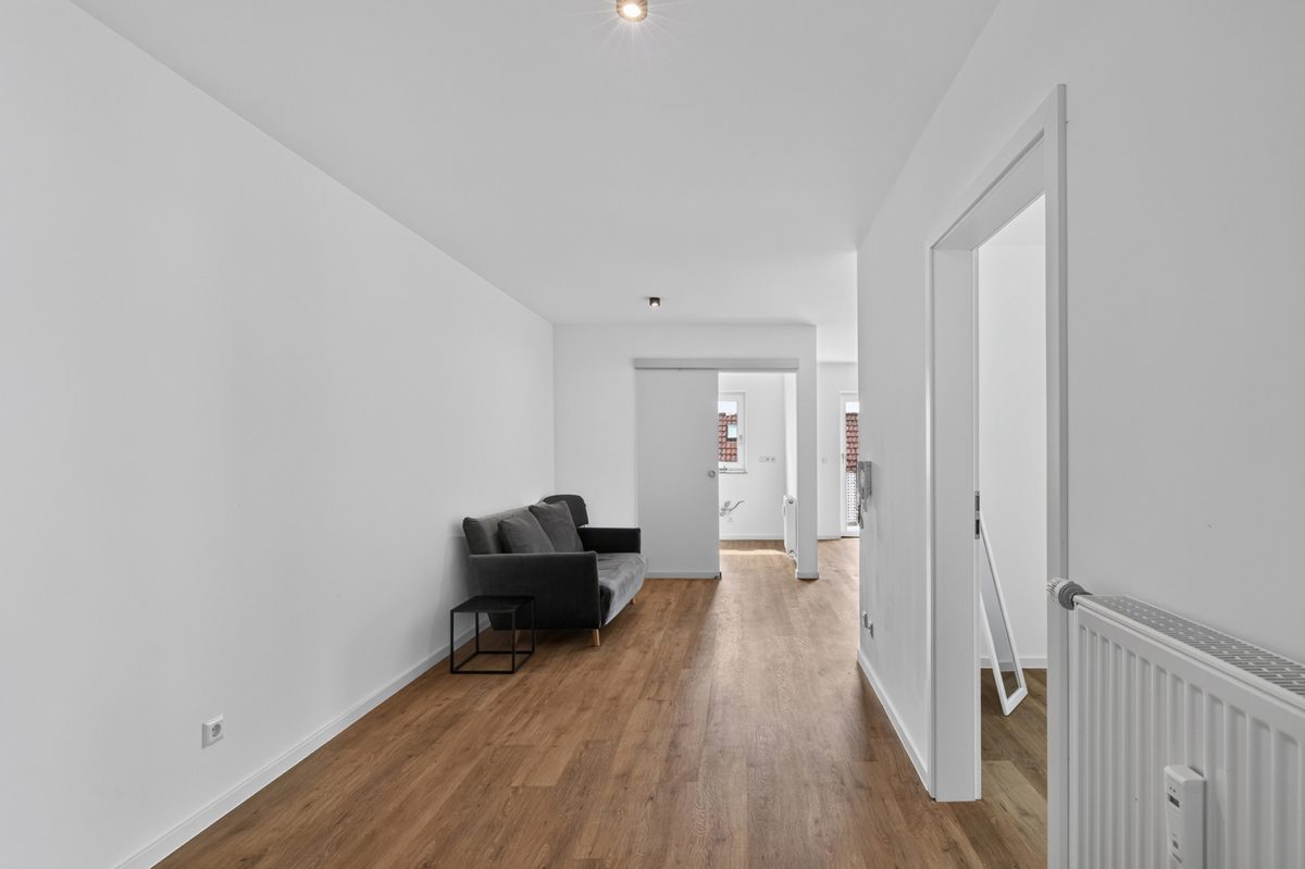 Eingangsbereich Immobilienangebot - Linkenheim-Hochstetten / Linkenheim - Wohnungen - Modernisiert, gepflegt und bezugsbereit: Attraktive 3,5-Zimmer-Wohnung mit Balkon und Garage!