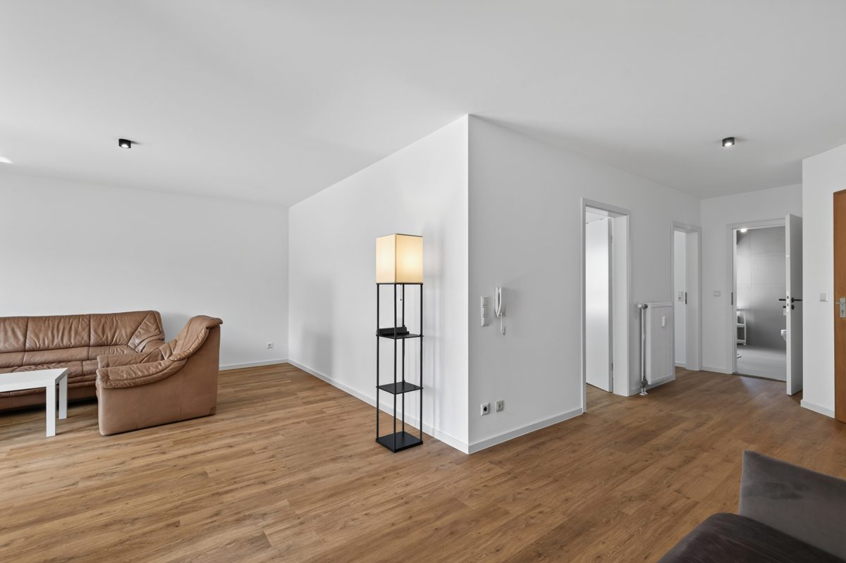 Wohn- und Essbereich Immobilienangebot - Linkenheim-Hochstetten / Linkenheim - Wohnungen - Modernisiert, gepflegt und bezugsbereit: Attraktive 3,5-Zimmer-Wohnung mit Balkon und Garage!