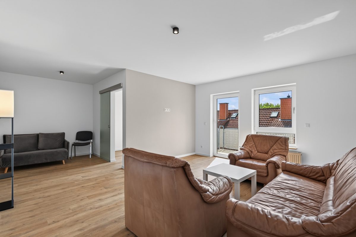 Wohnbereich Immobilienangebot - Linkenheim-Hochstetten / Linkenheim - Wohnungen - Modernisiert, gepflegt und bezugsbereit: Attraktive 3,5-Zimmer-Wohnung mit Balkon und Garage!
