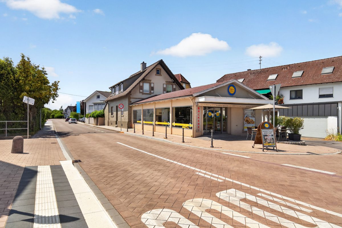Immobilienangebot - Baden-Baden / Haueneberstein - Wohnen & Anlage - Selbst wohnen, Miete einnehmen – Einfamilienhaus mit vermieteter Bäckerei in Baden-Baden