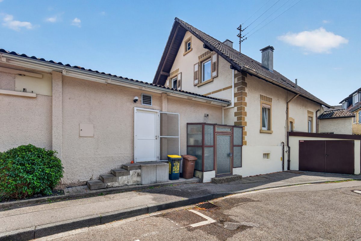 Immobilienangebot - Baden-Baden / Haueneberstein - Wohnen & Anlage - Selbst wohnen, Miete einnehmen – Einfamilienhaus mit vermieteter Bäckerei in Baden-Baden